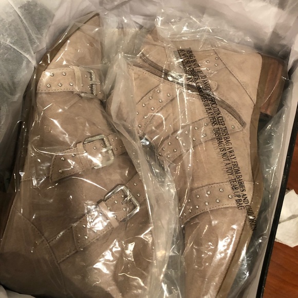 NINE WEST Seraphim Pointy Toe Booties - Picture 2 of 5